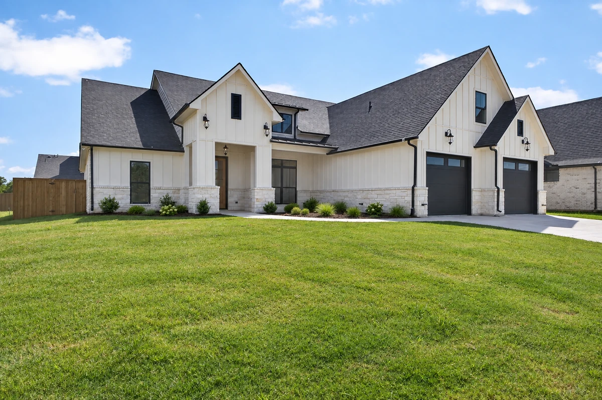 Full front exterior and lawn at 2033 Nichole Boulevard